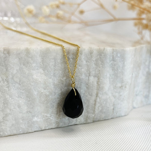 Minimalist necklace with a Real Onyx drop pendant