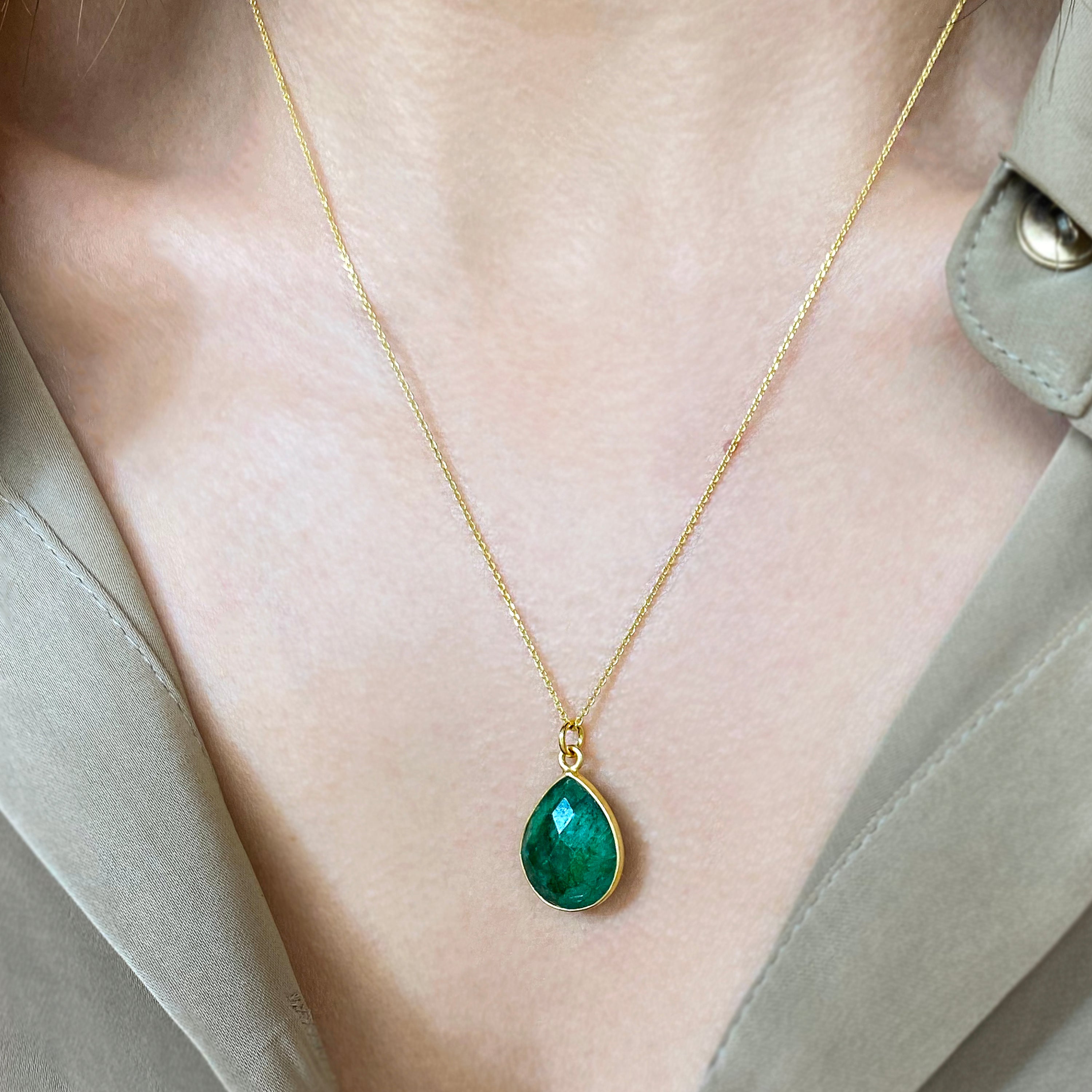 Emerald birthstone necklace. Silver 925