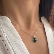 Κολιέ μικρό σμαράγδι. Ασήμι 925