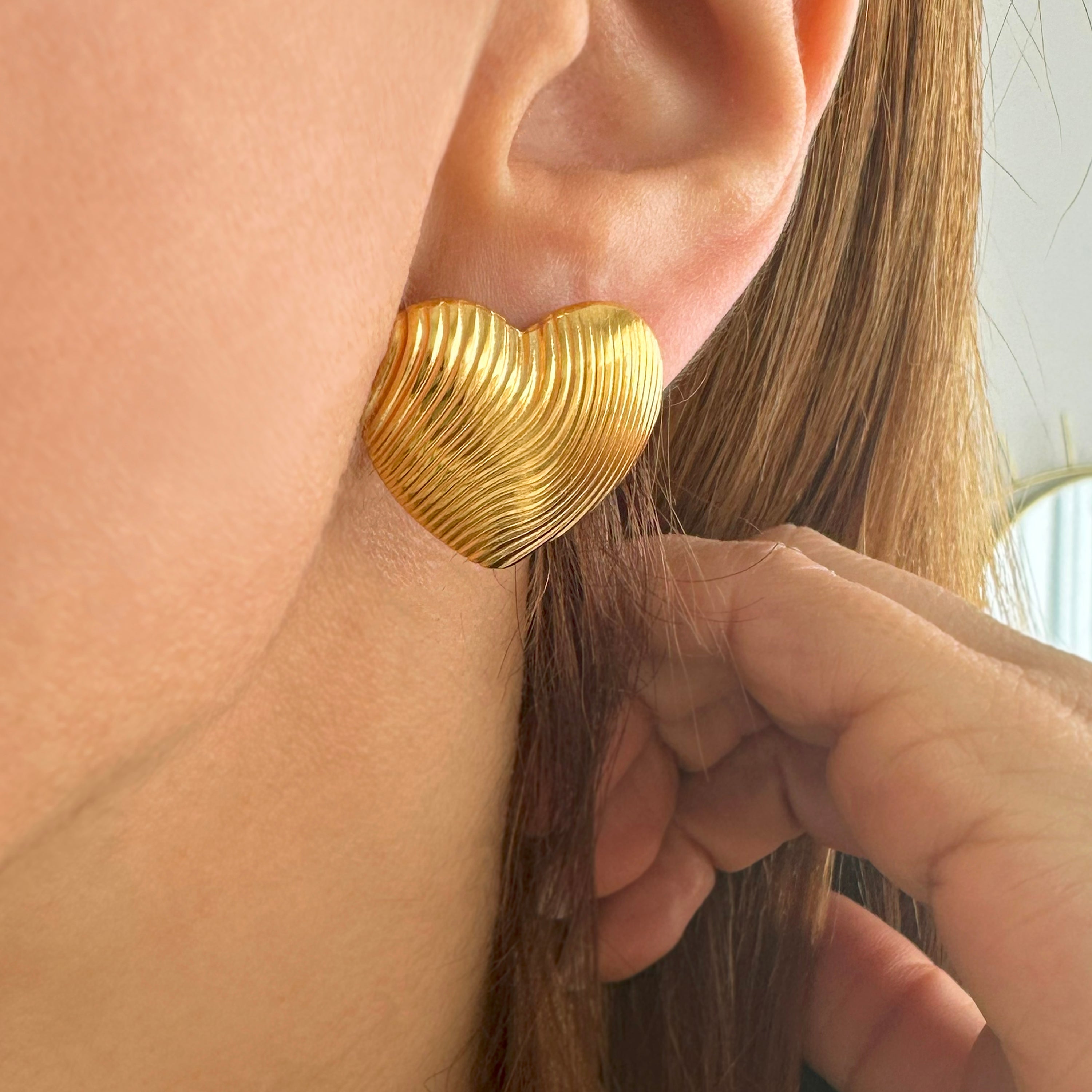 Puffy heart  stud earrings