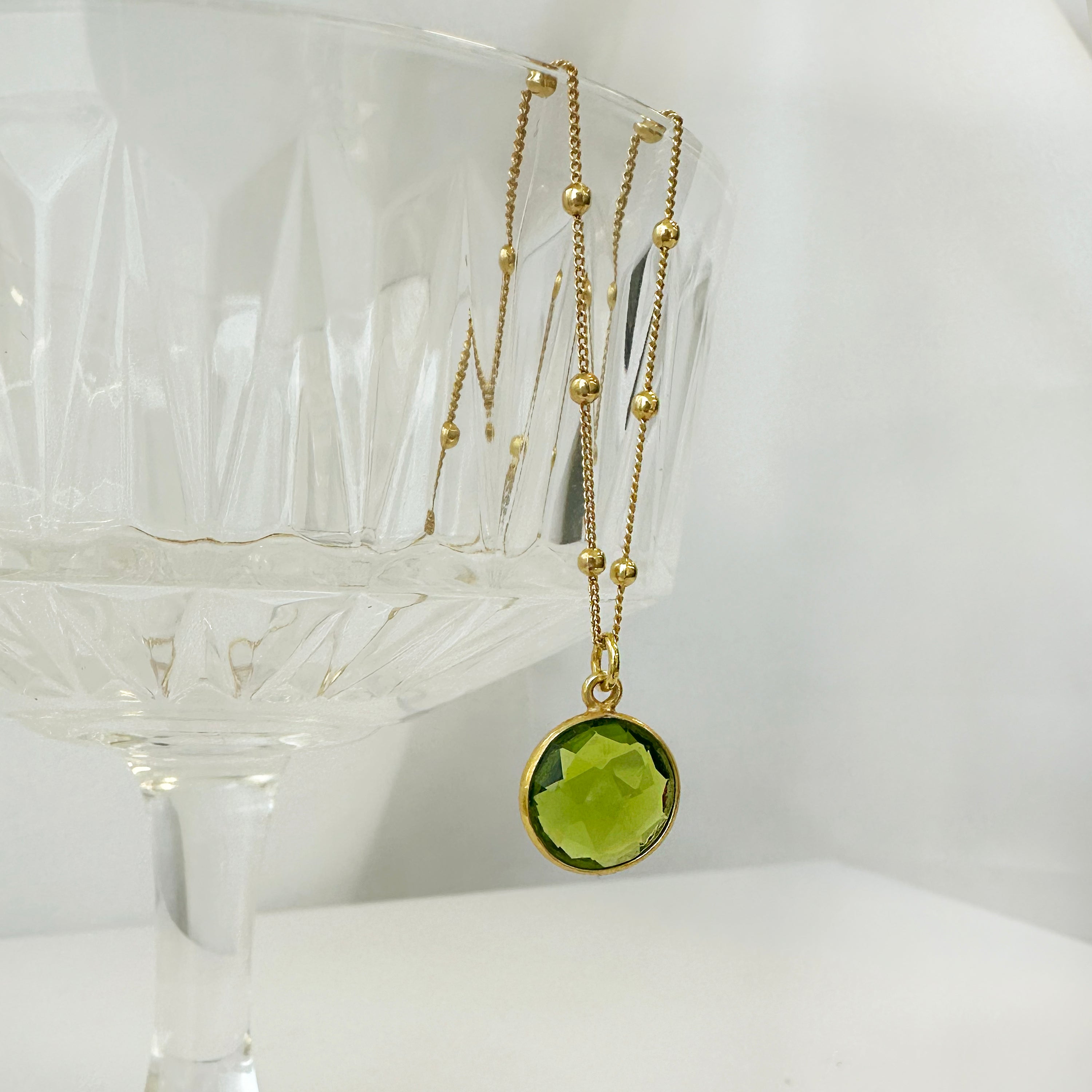 Κολιέ Peridot κύκλος σε Satellite αλυσίδα