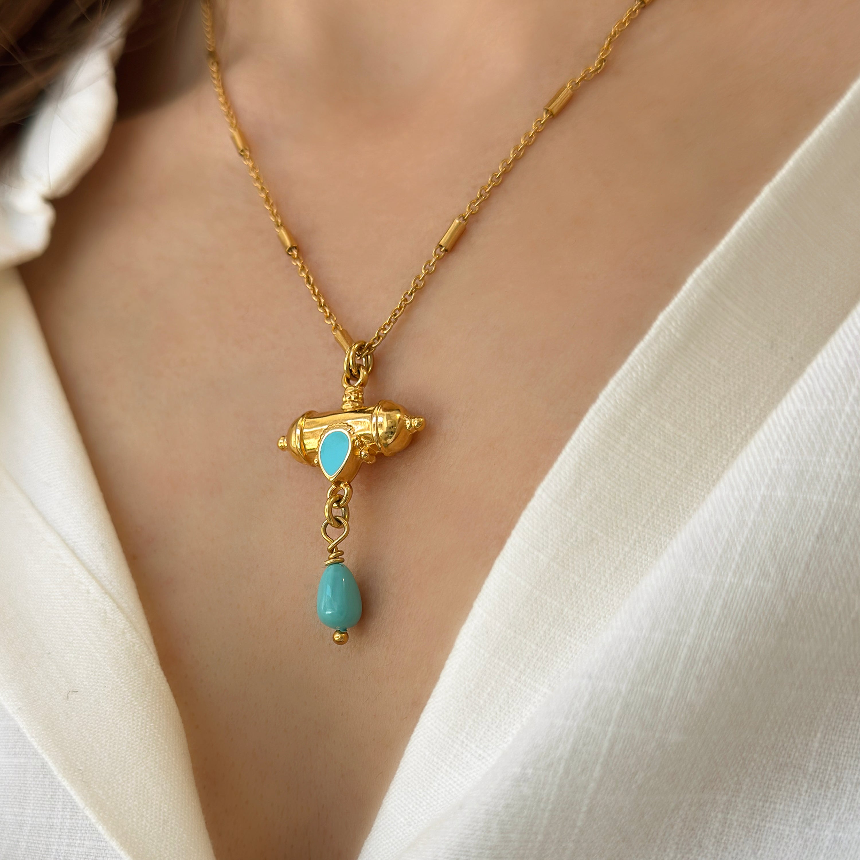 Turquoise pendant necklace