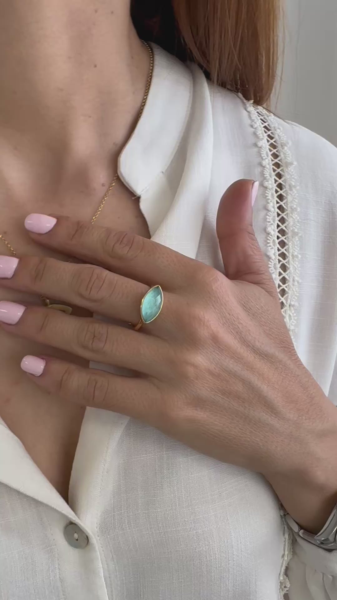 Load video: Aquamarine gold ring