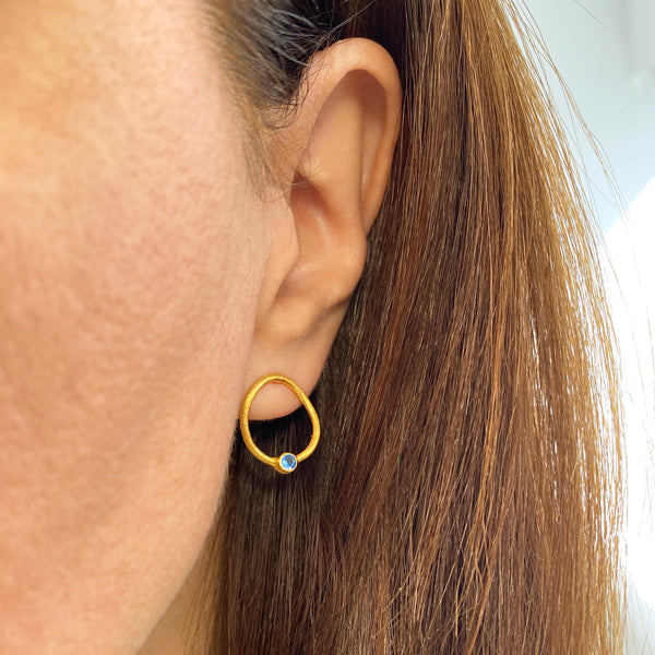 Sapphire gold studs, Simple hoop earrings, Chunky gold hoops, Minimalist earrings,Blue sapphire studs,September Birthstone Sapphire earrings