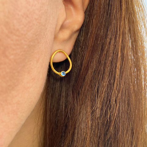 Sapphire gold studs, Simple hoop earrings, Chunky gold hoops, Minimalist earrings,Blue sapphire studs,September Birthstone Sapphire earrings
