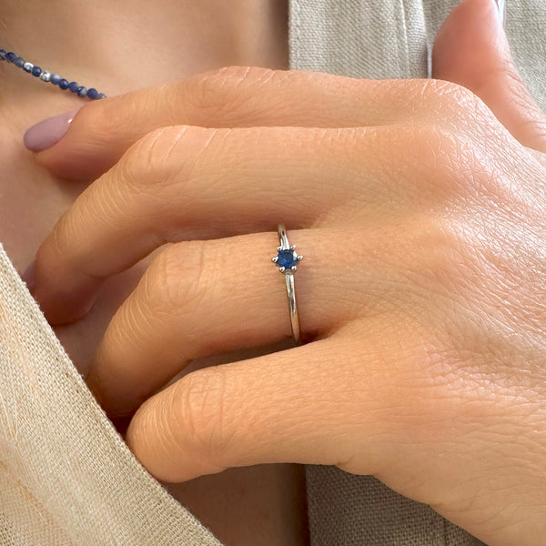 Dainty sapphire ring,