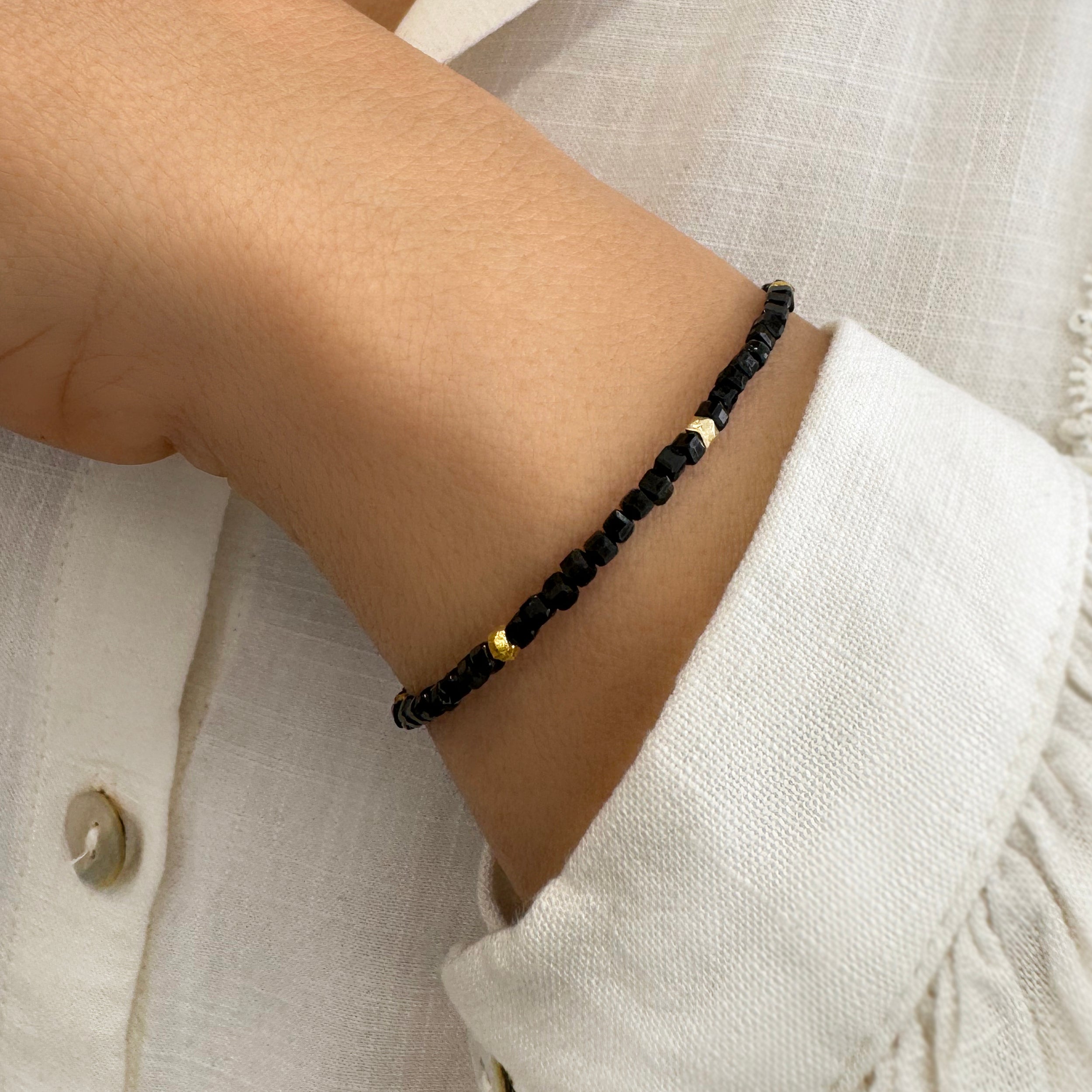 Βραχιόλι με τουρμαλίνη & minimal στοιχεία. Ασήμι 925