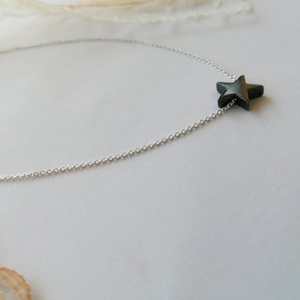 Silver Necklace with a hematite gemstone in STAR