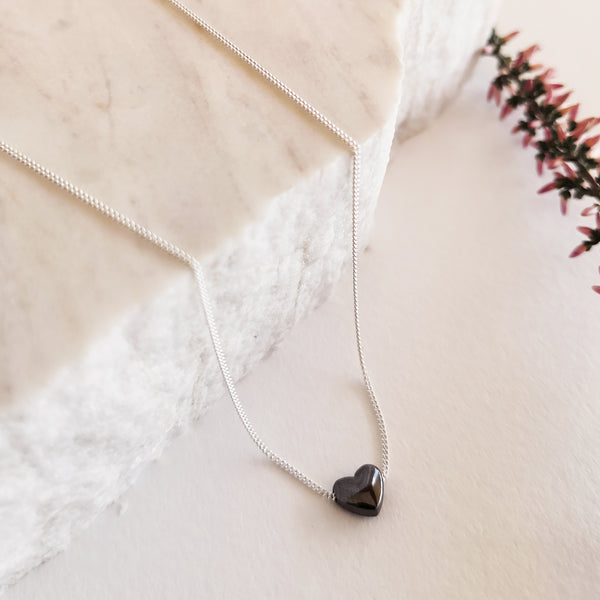 Dainty Hematite heart necklace! Silver 925!