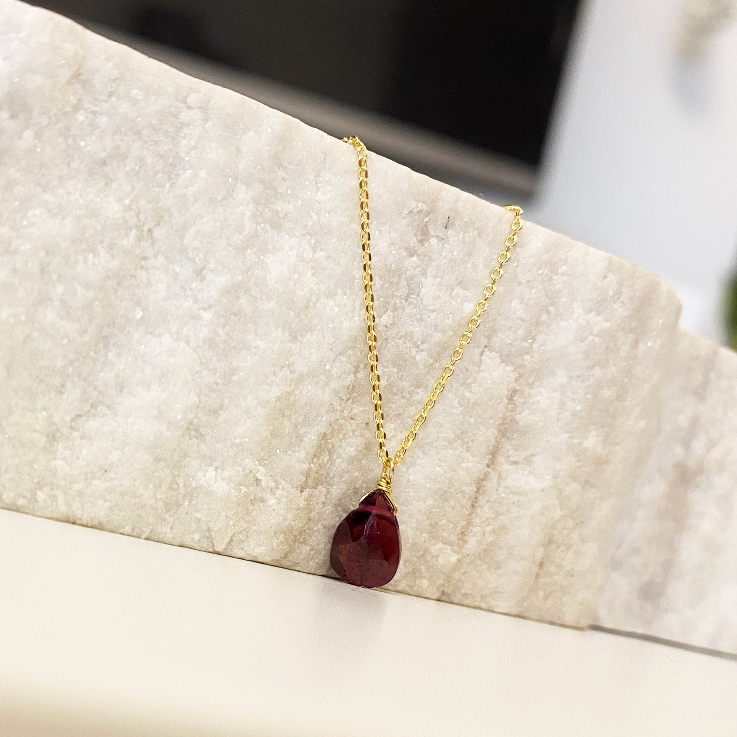 Garnet Crystal Necklace, Pisces gifts, Capricorn Gifts, January birthstone Necklace