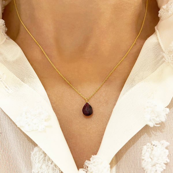 Garnet Crystal Necklace, Pisces gifts, Capricorn Gifts, January birthstone Necklace