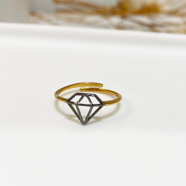 Minimalist Ring with a diamond design