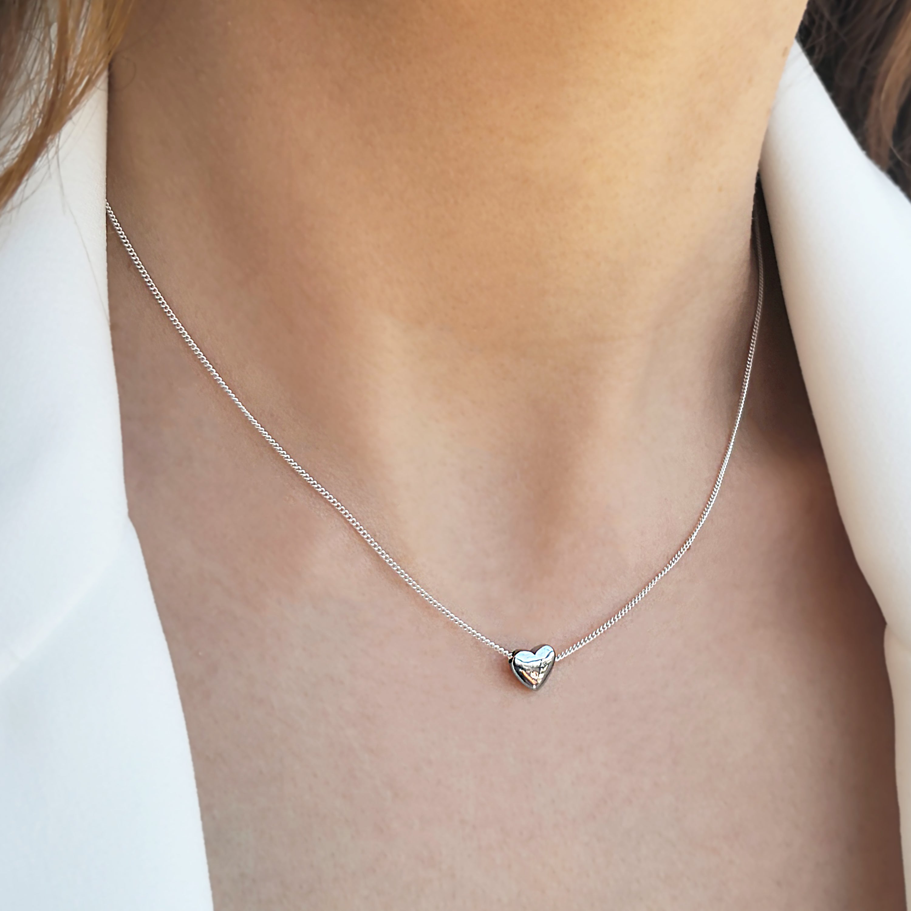 Silver heart necklace in minimal style!