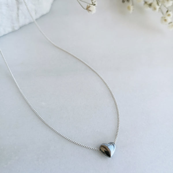 Silver heart necklace in minimal style!