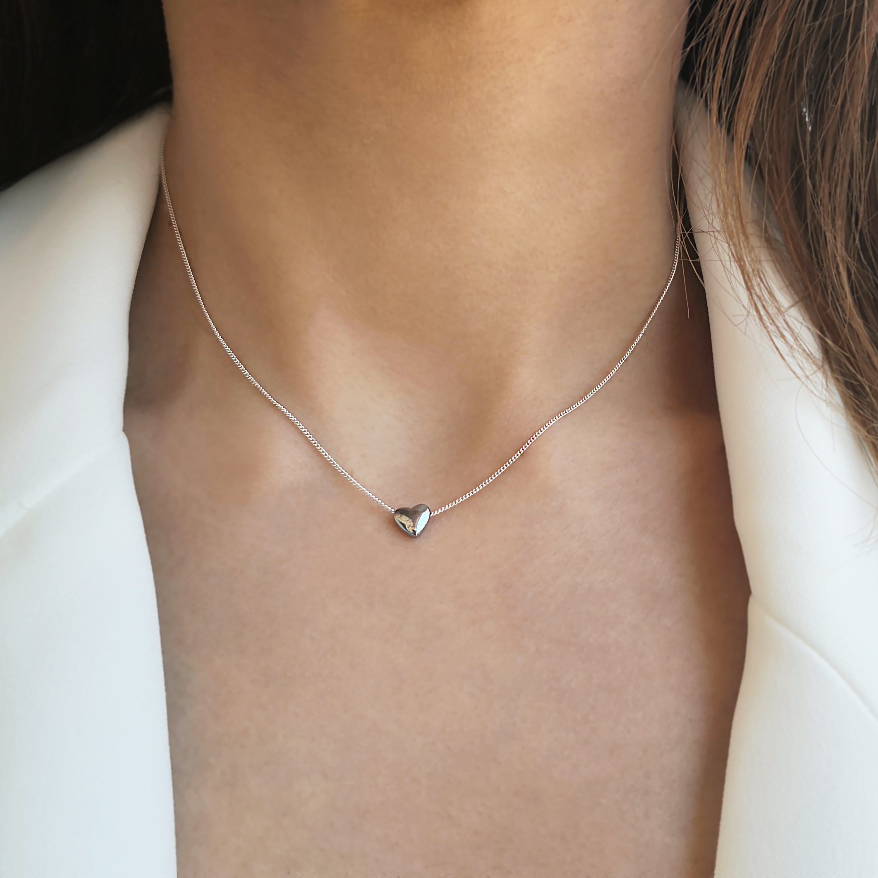 Silver heart necklace in minimal style!