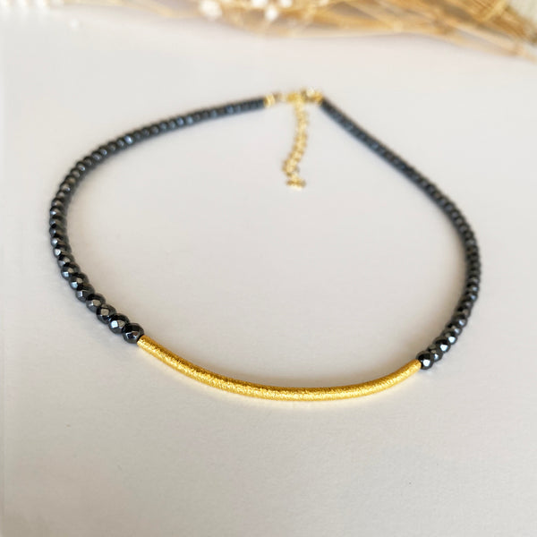 Hematite choker necklace with a gold bar - sterling silver 925