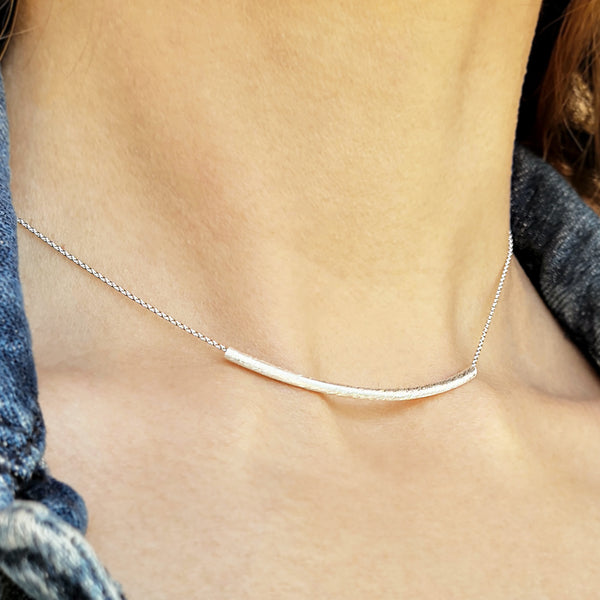 Dainty Bar Necklace with a shiny silver tube - Silver 925