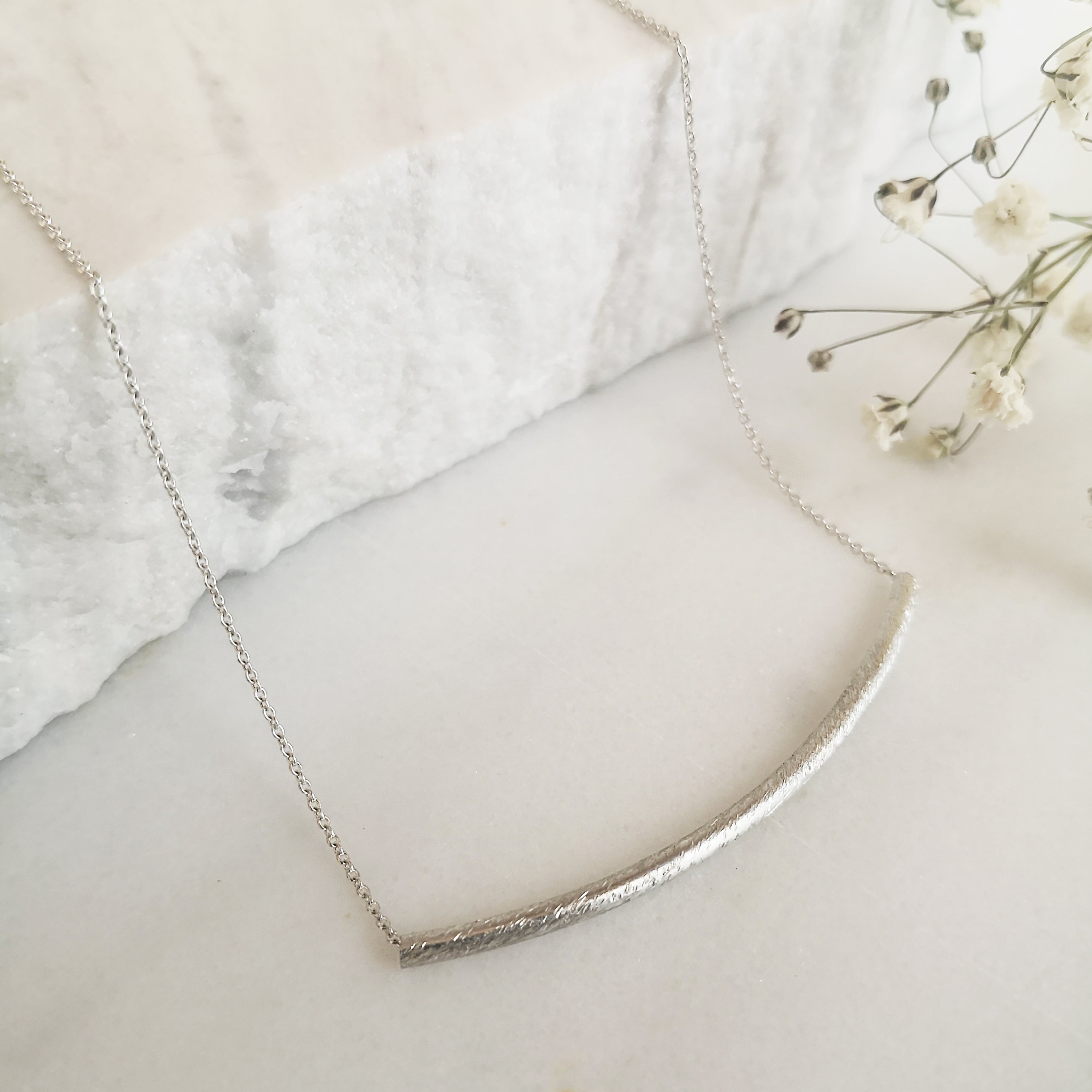 Dainty Bar Necklace with a shiny silver tube - Silver 925