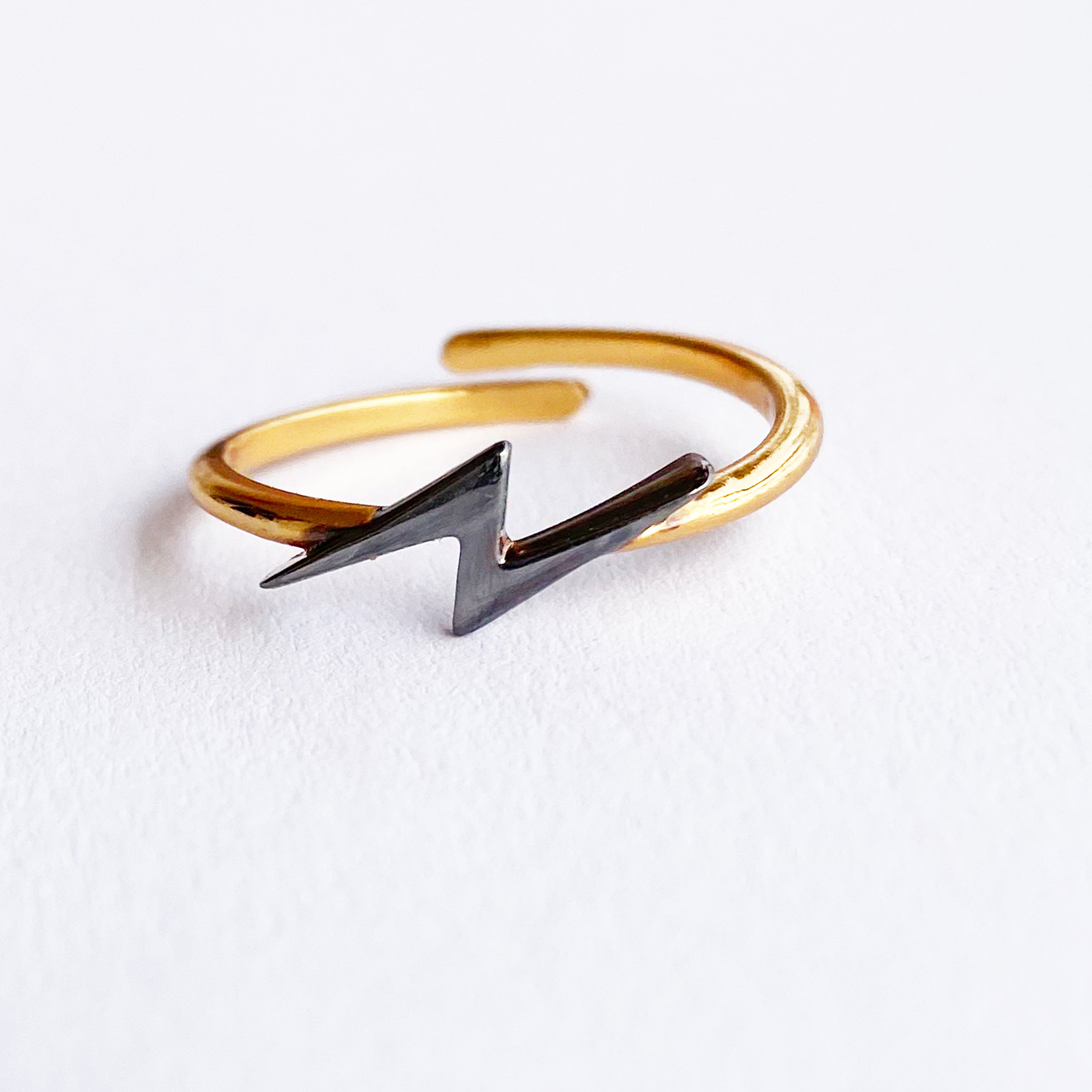 Thunder Ring. Silver 925 – Artiby.com